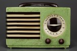 Beautiful Bright Lettuce Green Emerson ’Aristocrat’ 400 Catalin Radio